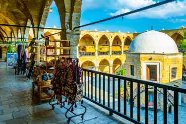 Ubezpieczenie, Nikozja stolica dwóch Cyprów i Lefkara z Pafos [44]